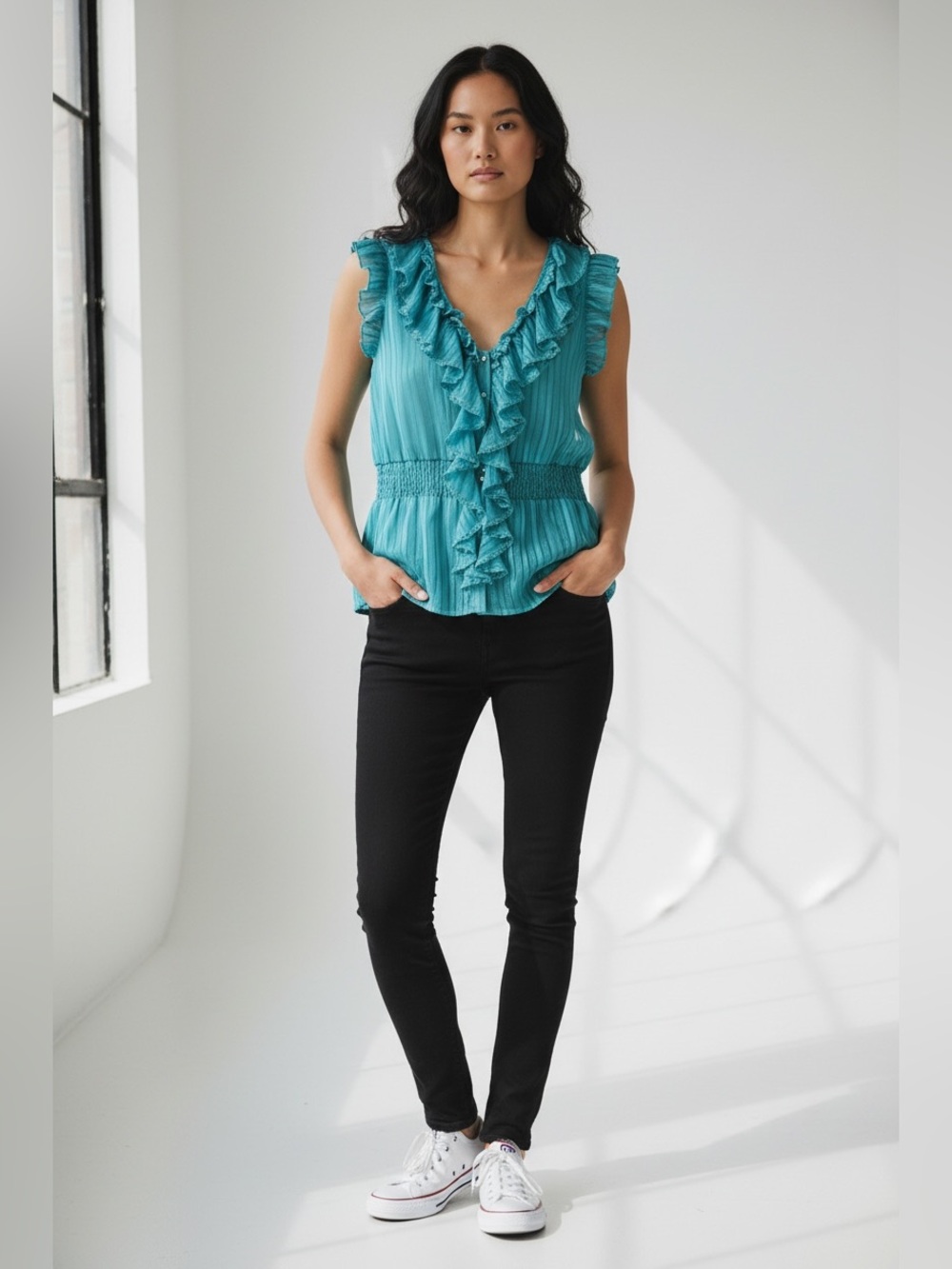 Ruffle Women’s Sleeveless Button Up Green Top Size Medium NWT
